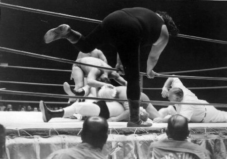 Ripper Collins pins Jim Osborne
