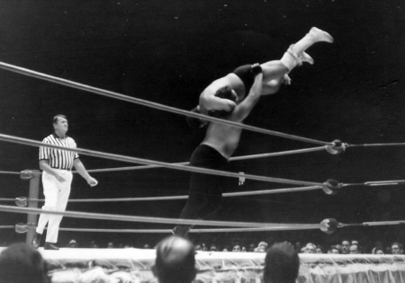 Iaukea slams Wahoo McDaniel