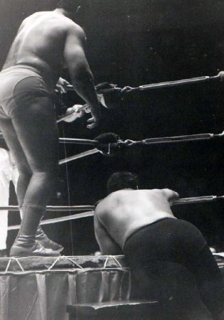 Iaukea struggles to get back in the ring