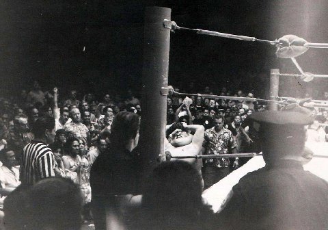 Francis applies sleeper hold on Collins