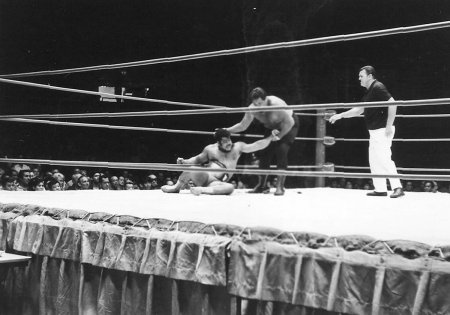Iaukea works over Pedro before match
