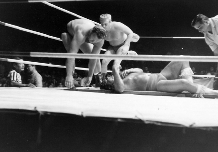 Bockwinkel and Shane helps Wahoo