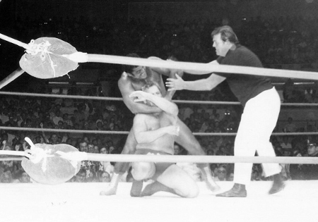 Pedro Morales works on the Sheik